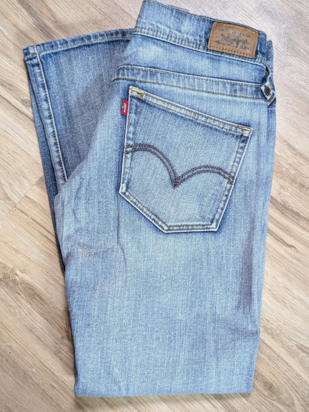 Vintage Levi’s 513  Jeans Womens 7M Button Fly Y2K Button fly